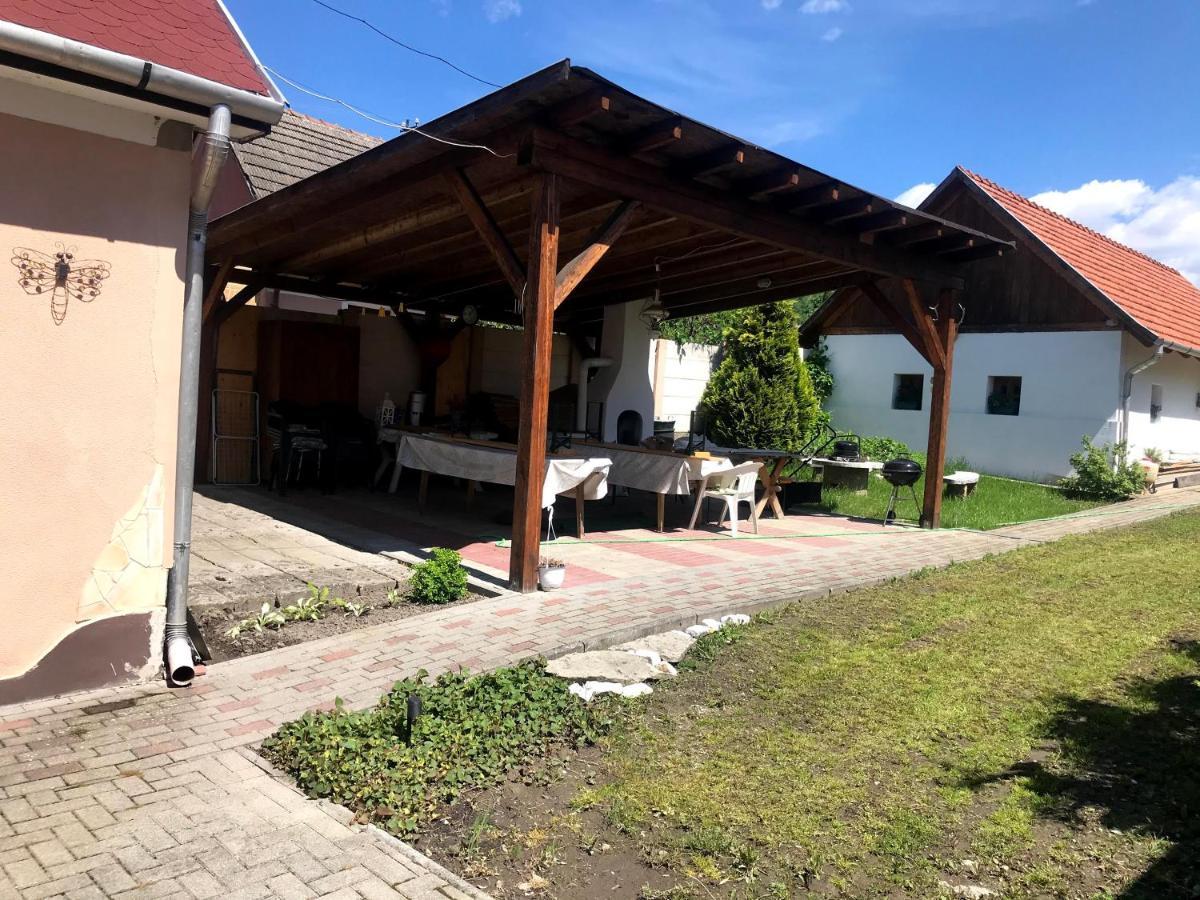 Hotel Postakocsi Vendeghaz Kisgyor Exterior foto